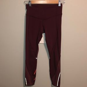 Lululemon Cropped Leggings w/ Mesh Size 2